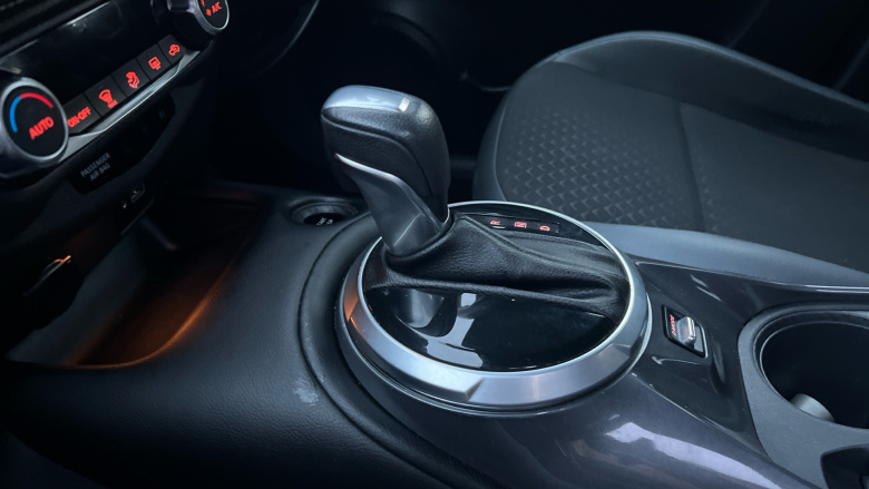 Nissan Juke 1.6 Hybrid N-Connecta 5dr Auto Hybrid Hatchback